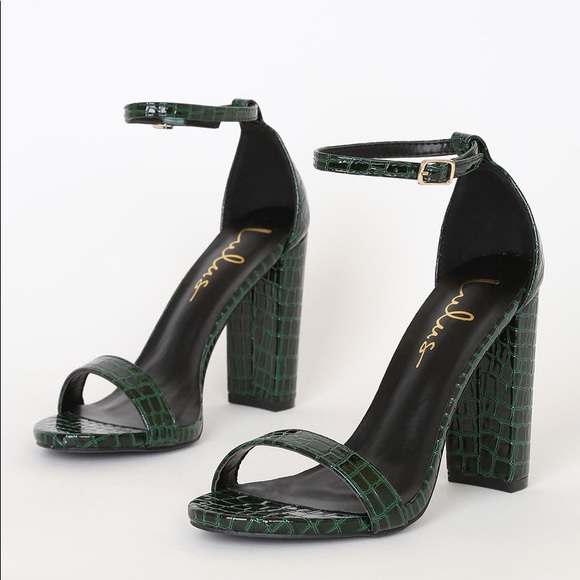 Lulus Shoes - Lulu’s Green Croc Ankle Strap Heels Sz 7.5
